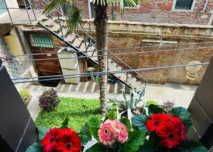 Queen Venice Apartment